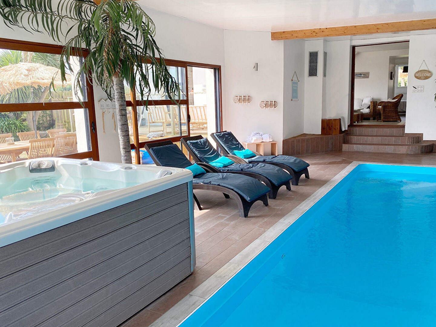 Photo Maison de charme avec piscine Intérieure et Jacuzzi à 300m de la Mer - Brignogan-Plage image 4/6
