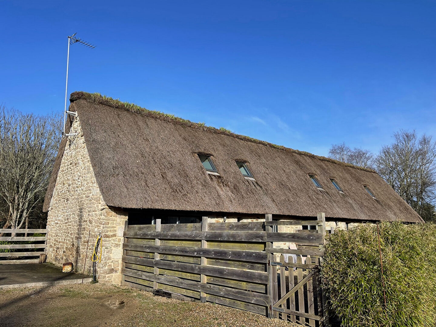 Photo Village de chaumières proche du Belon image 3/6