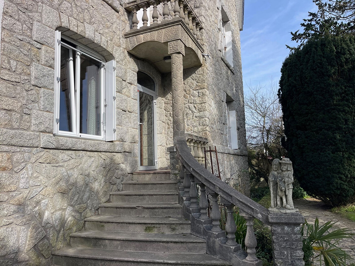 Maison 1936 sur 1800m2 de jardin commerces à pieds Moelan