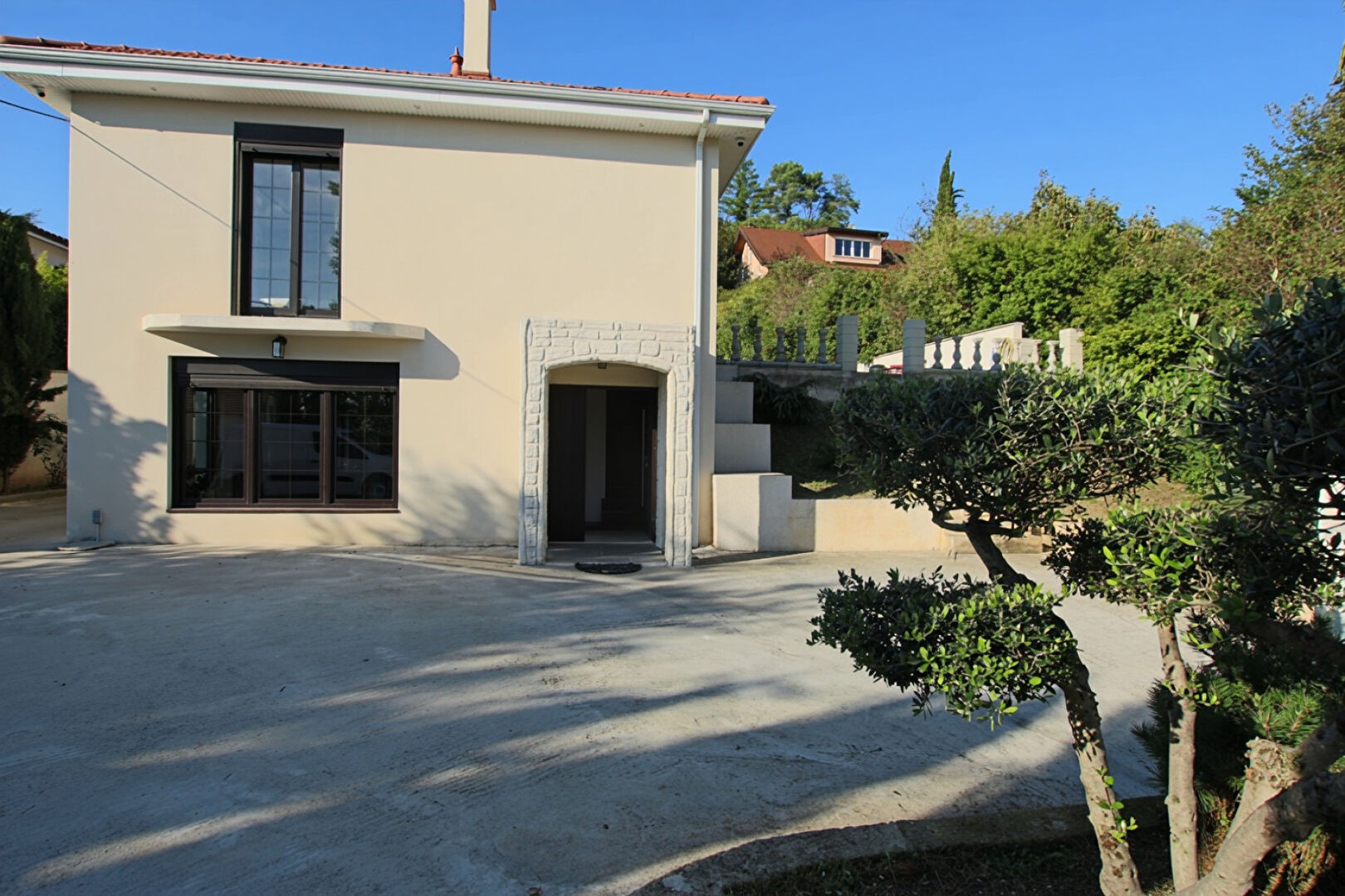 Photo Maison rénovée de caractère avec piscine - Toussieu - 163 m2 image 2/6