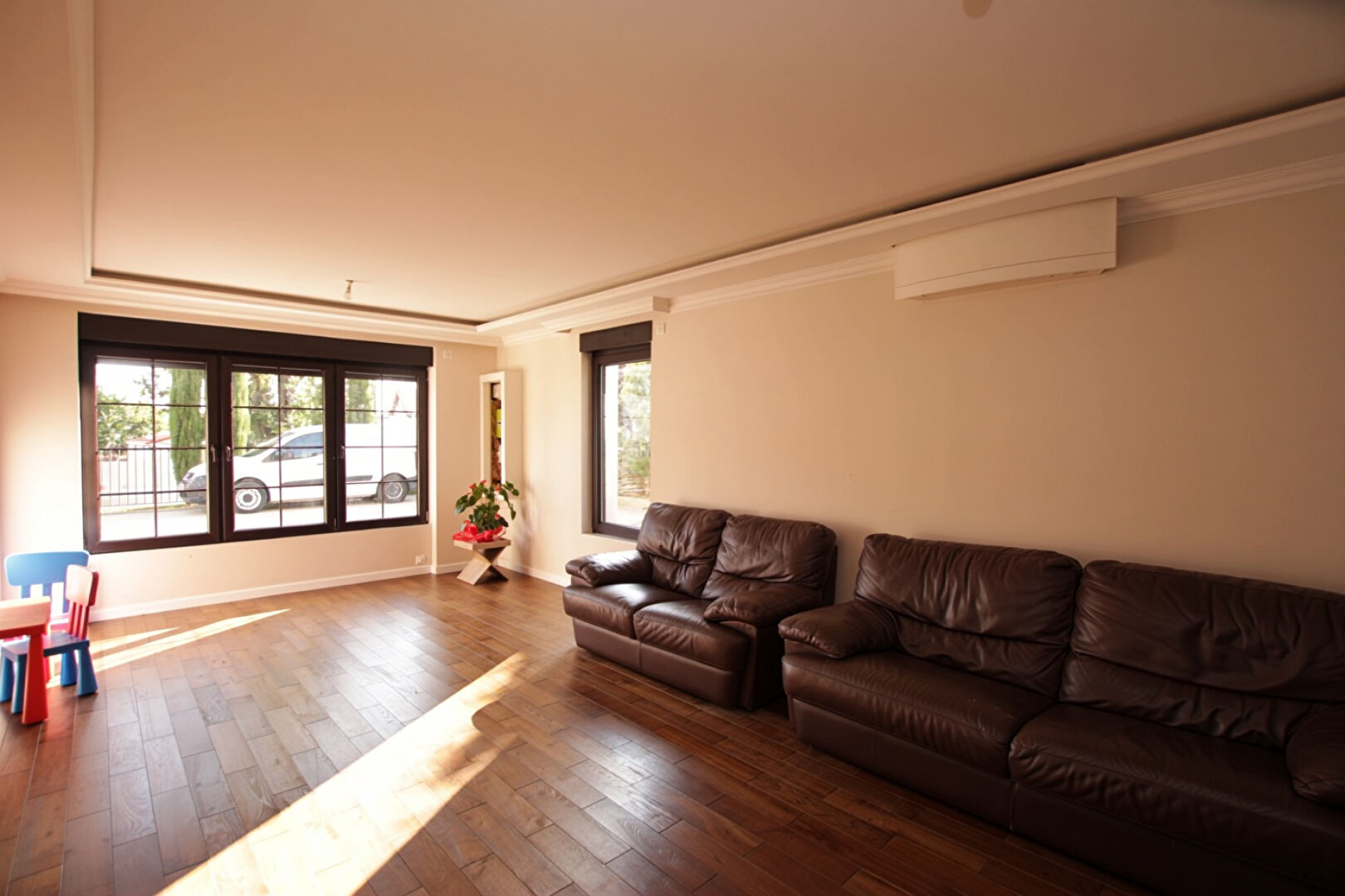 Photo Maison rénovée de caractère avec piscine - Toussieu - 163 m2 image 5/6