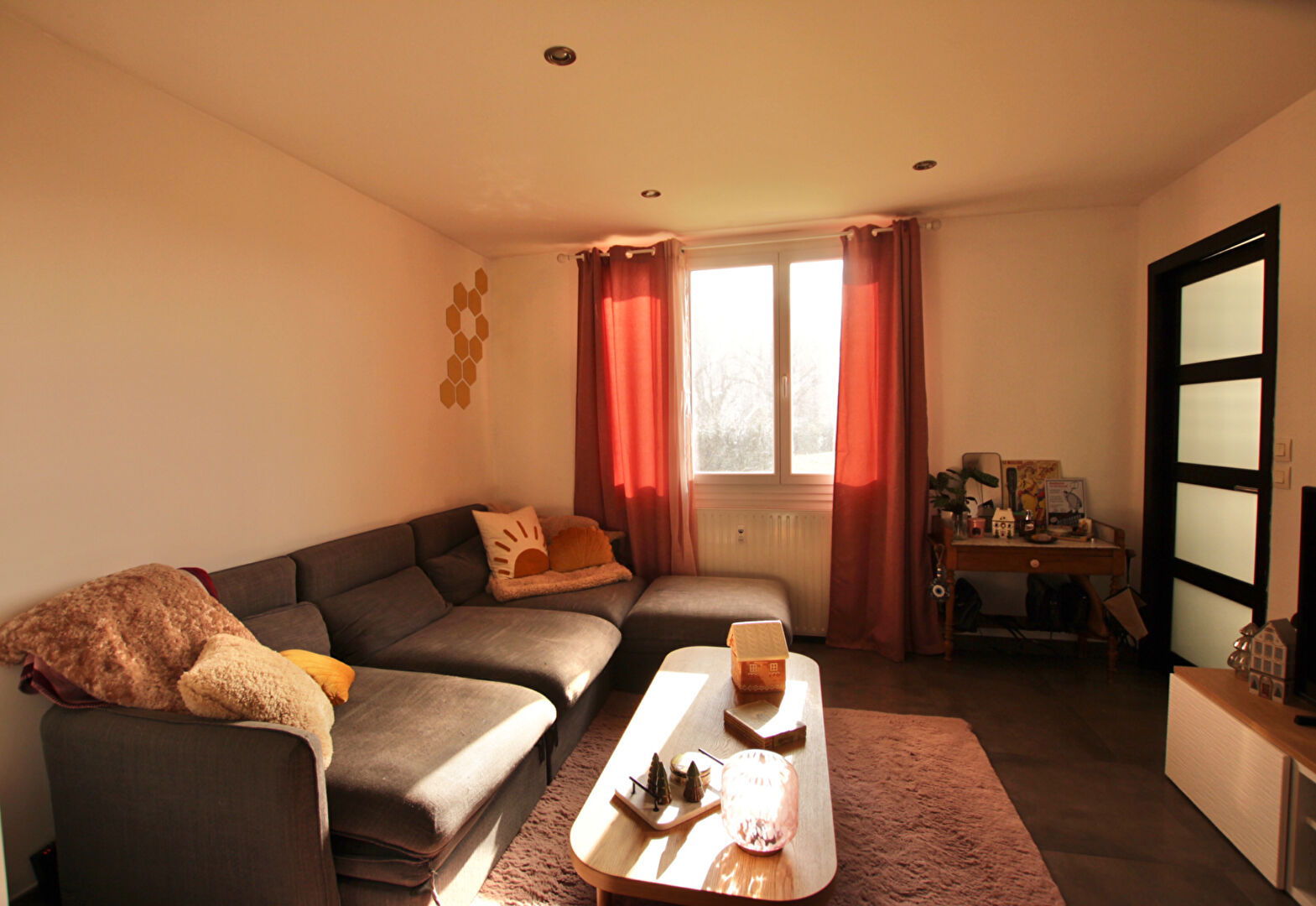 Photo SAINT-PRIEST - Les Ormes - APPT T3 image 2/6