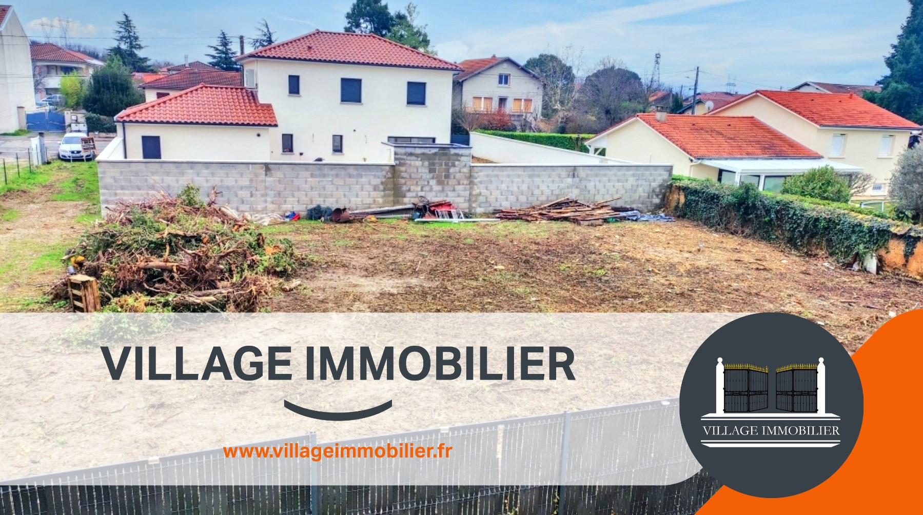 Photo Terrain constructible St Priest 677 m2 image 1/3