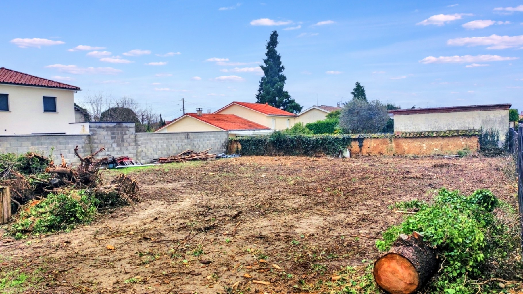 Photo Terrain constructible St Priest 677 m2 image 2/3