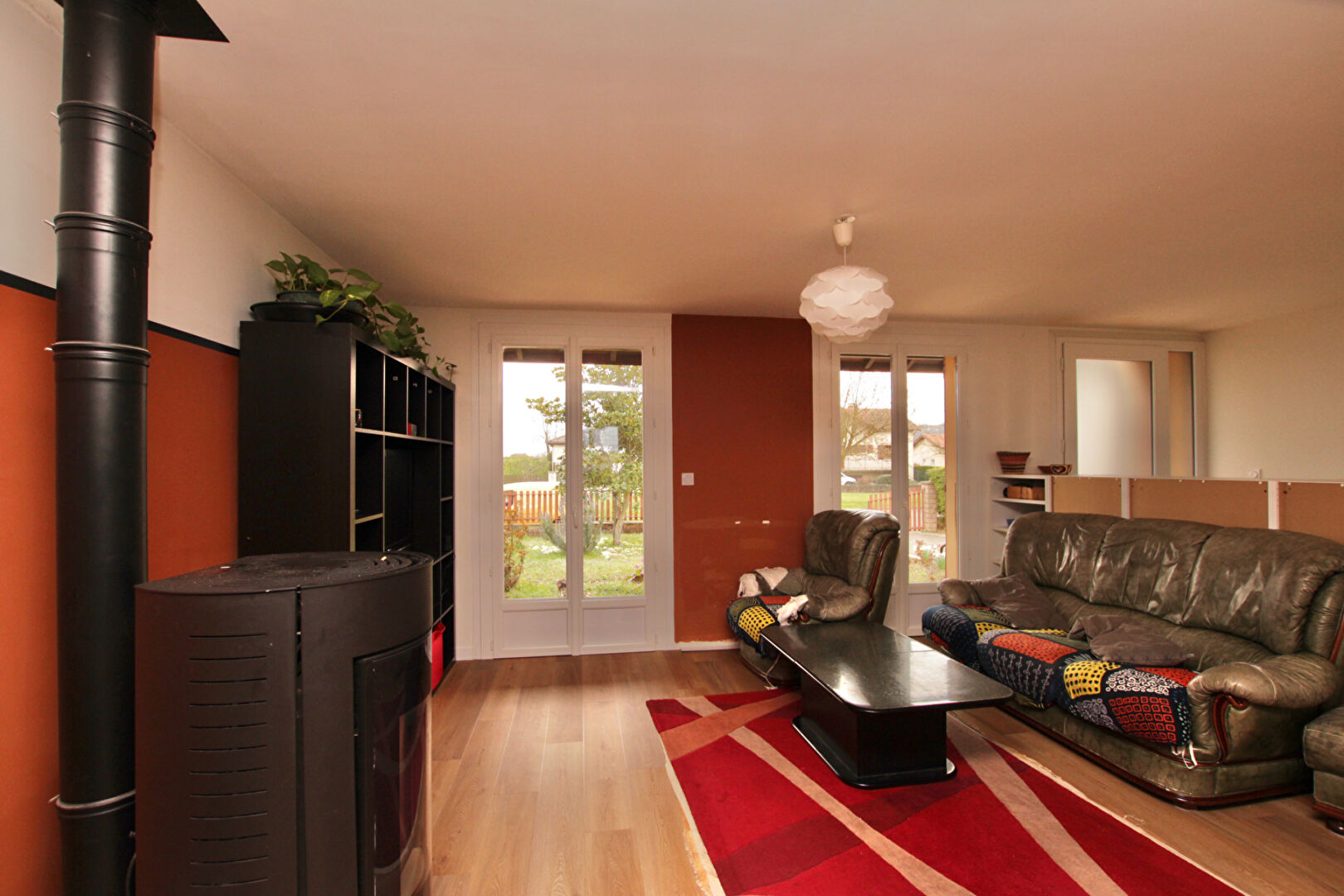 Photo TOUSSIEU - Maison de type 6 image 5/6