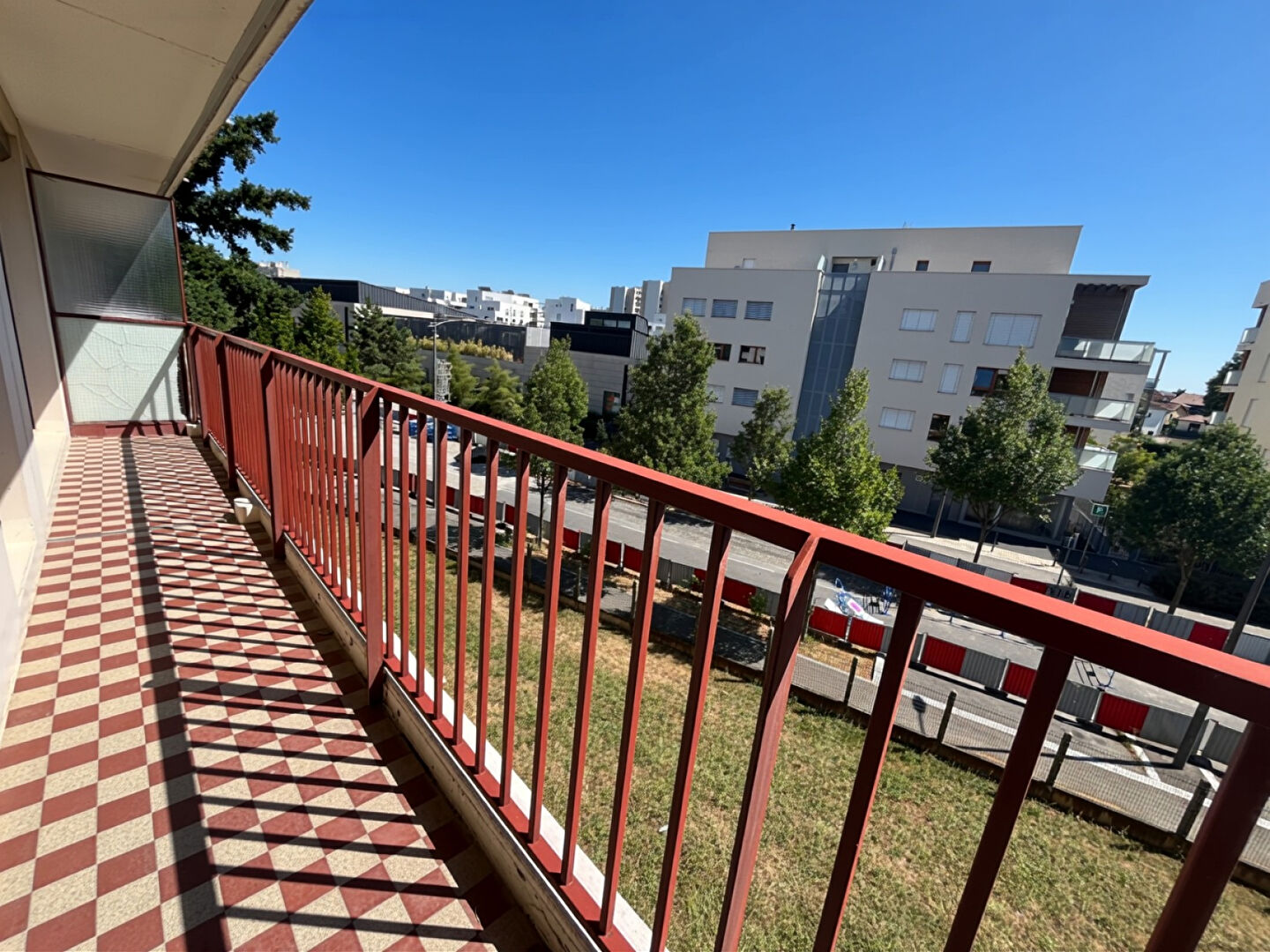 Photo T3 de 65 m² avec balcon / Centre-ville de Saint-Priest image 3/6
