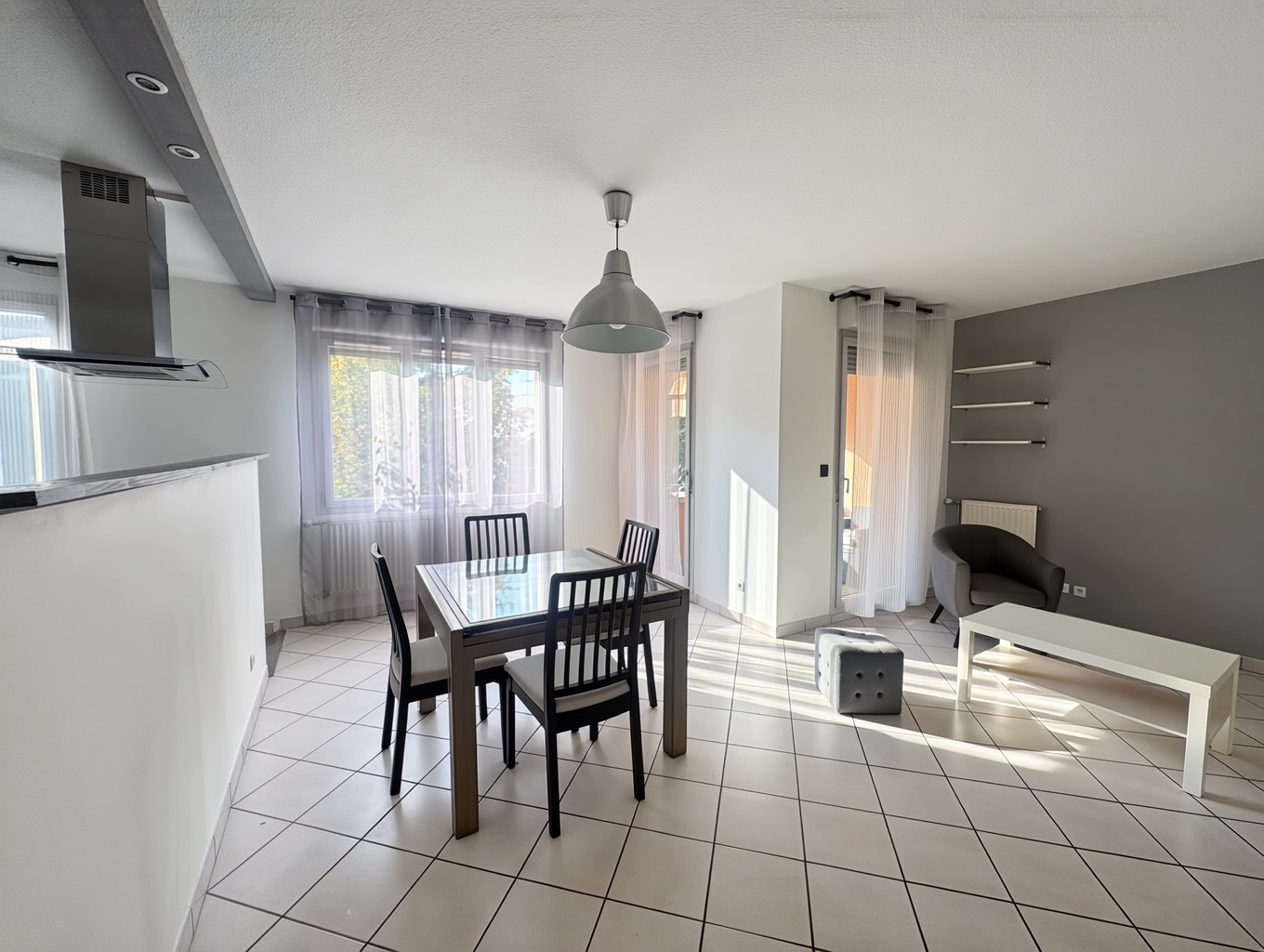 Photo Saint-Priest, au coeur du village, T3, une opportunité rare image 2/6