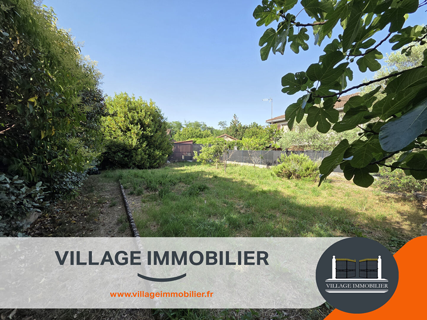 Photo Terrain St Priest 256 m2 image 1/3