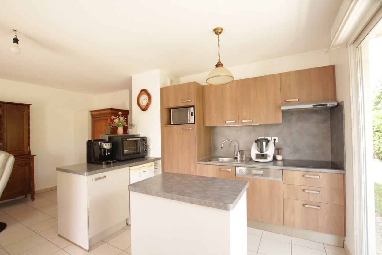 Agence immobilière de VILLAGE IMMOBILIER - VILLAGE IMMOBILIER MIONS