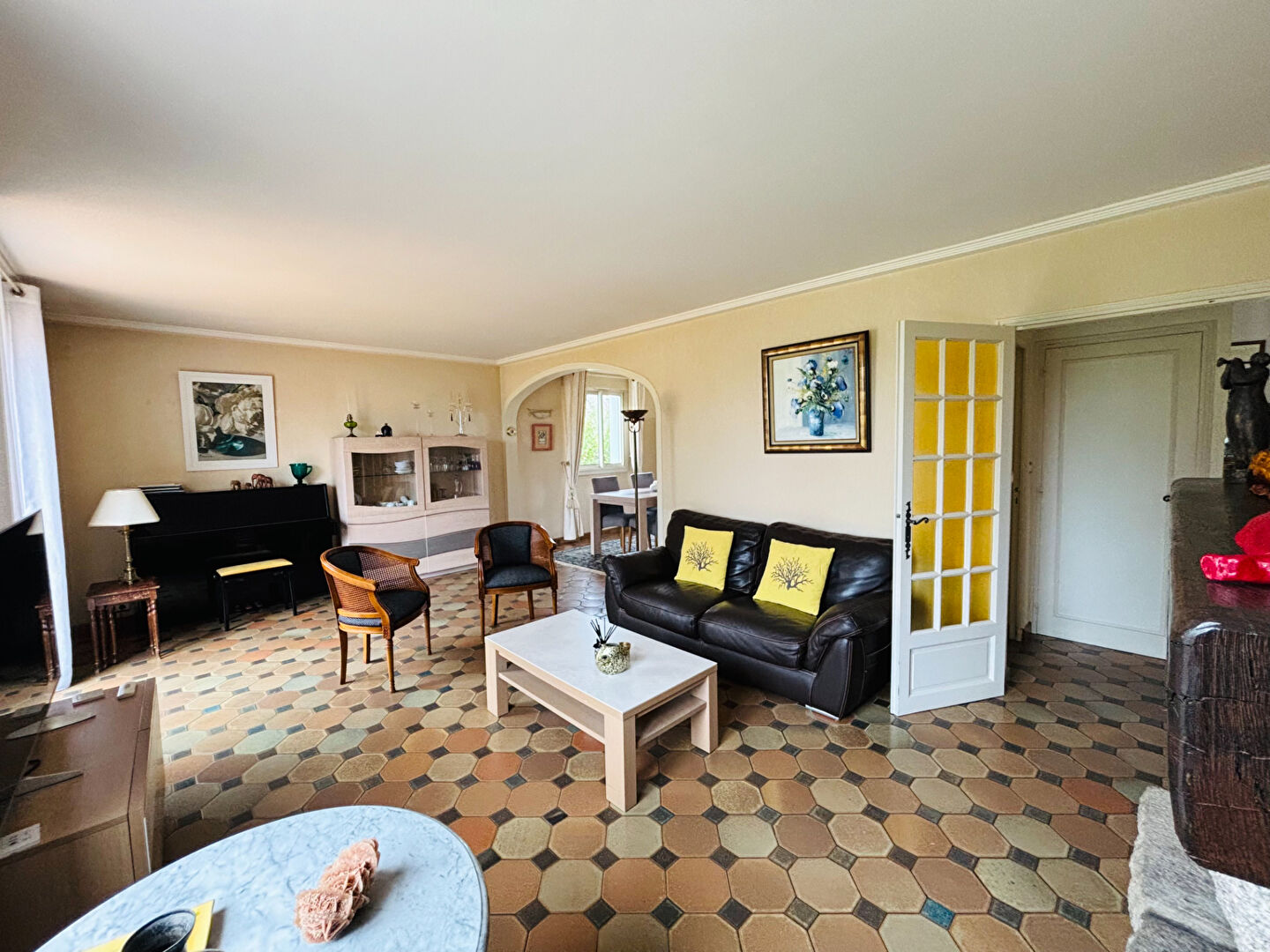 Photo SPACIEUSE MAISON FAMILIALE 4 chambres Centre de Saint Lyphard image 2/6