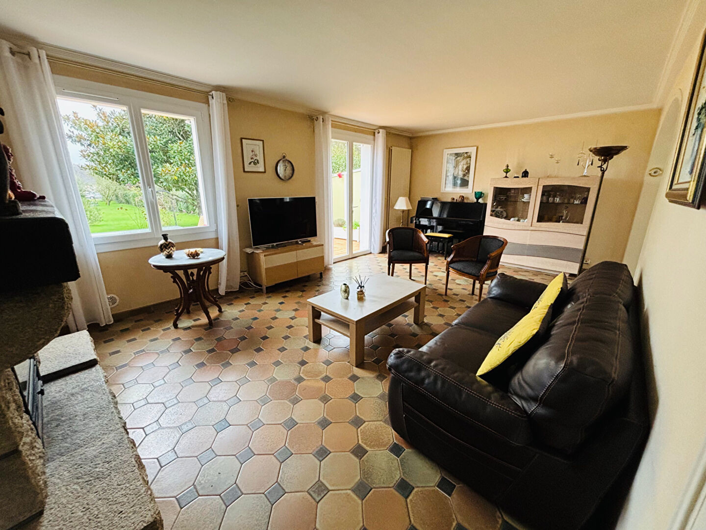 Photo SPACIEUSE MAISON FAMILIALE 4 chambres Centre de Saint Lyphard image 5/6