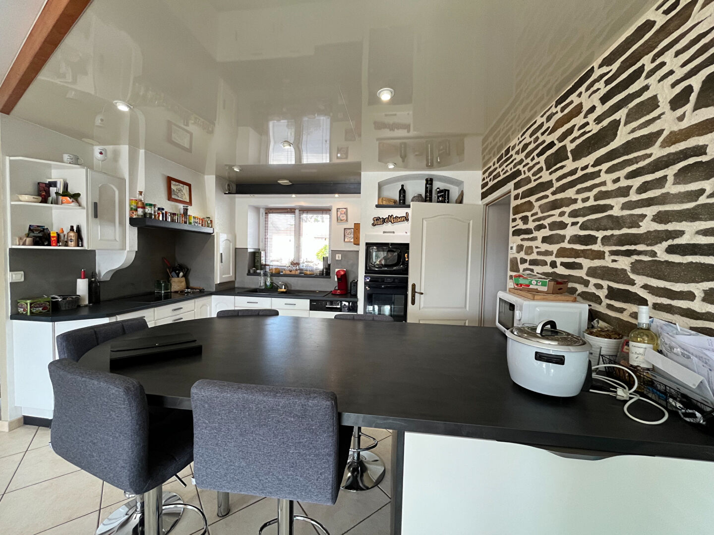 Photo Maison PREFAILLES 5 chambres centre ville. image 3/6