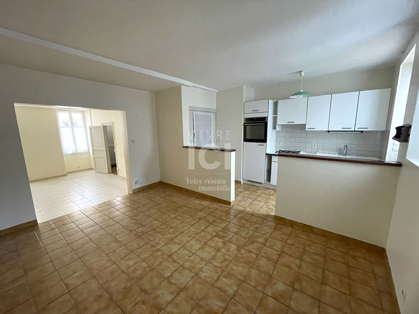 Photo Maison HYPER CENTRE-VILLE PORNIC - Maison familiale avec jardin clos et beaux volumes 146.75 m² image 2/6