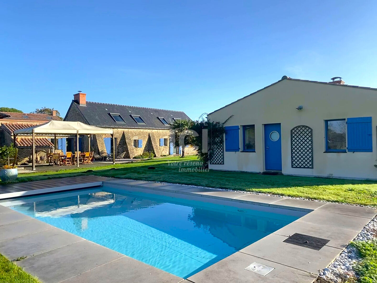 Photo Villa Pornic entièrement rénovée 156 m² - dépendance 54 m² - Piscine - garages image 2/6