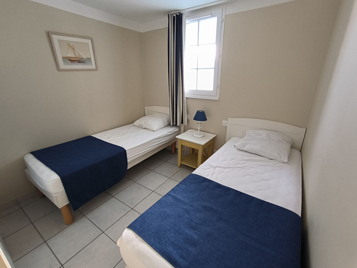 Photo GOLF DE BOURGENAY - APPARTEMENT T4 - 8/10 couchages image 3/6