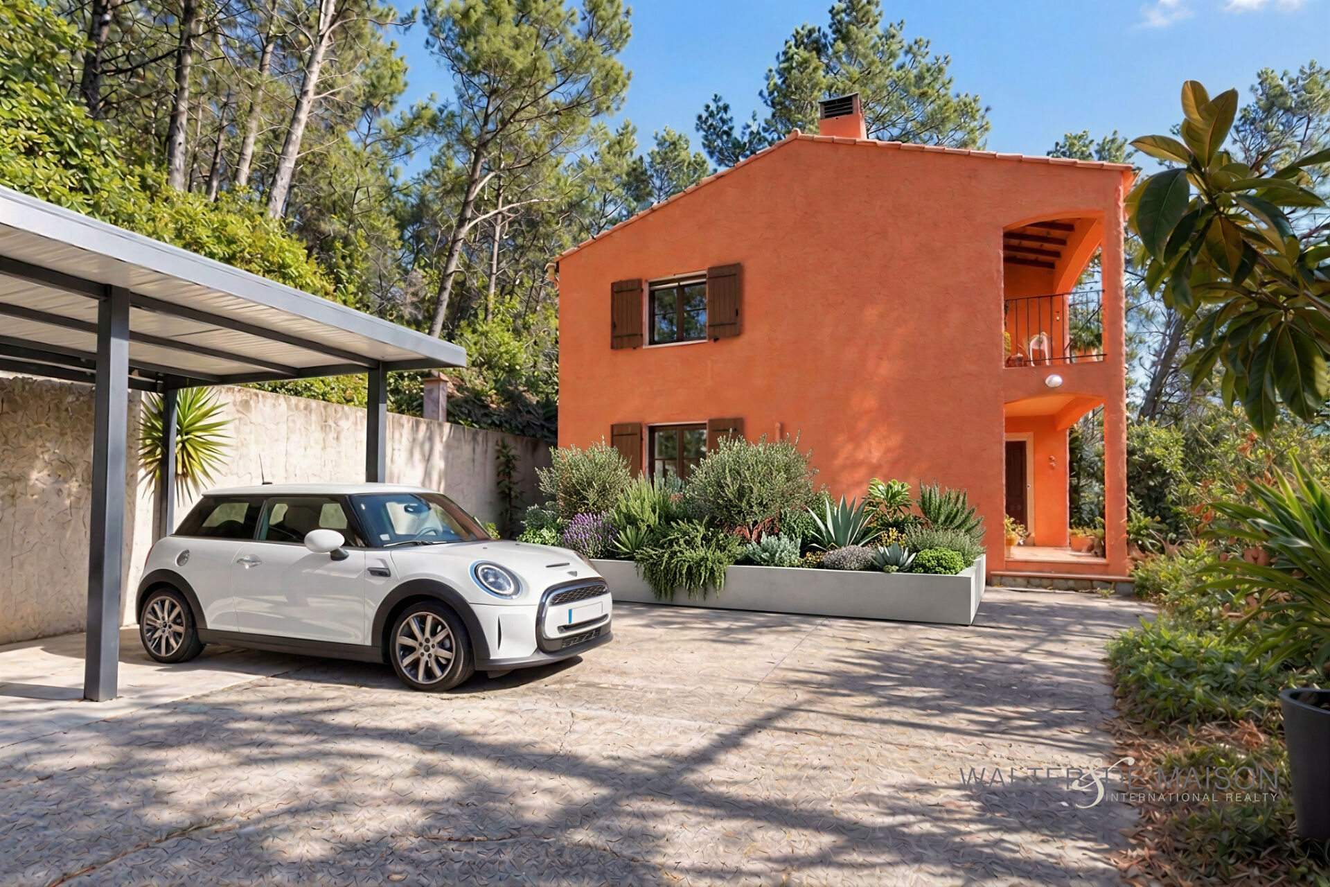 Maison (5pièces)138 m² terrain 6700m² 83210 BELGENTIER (VAR)