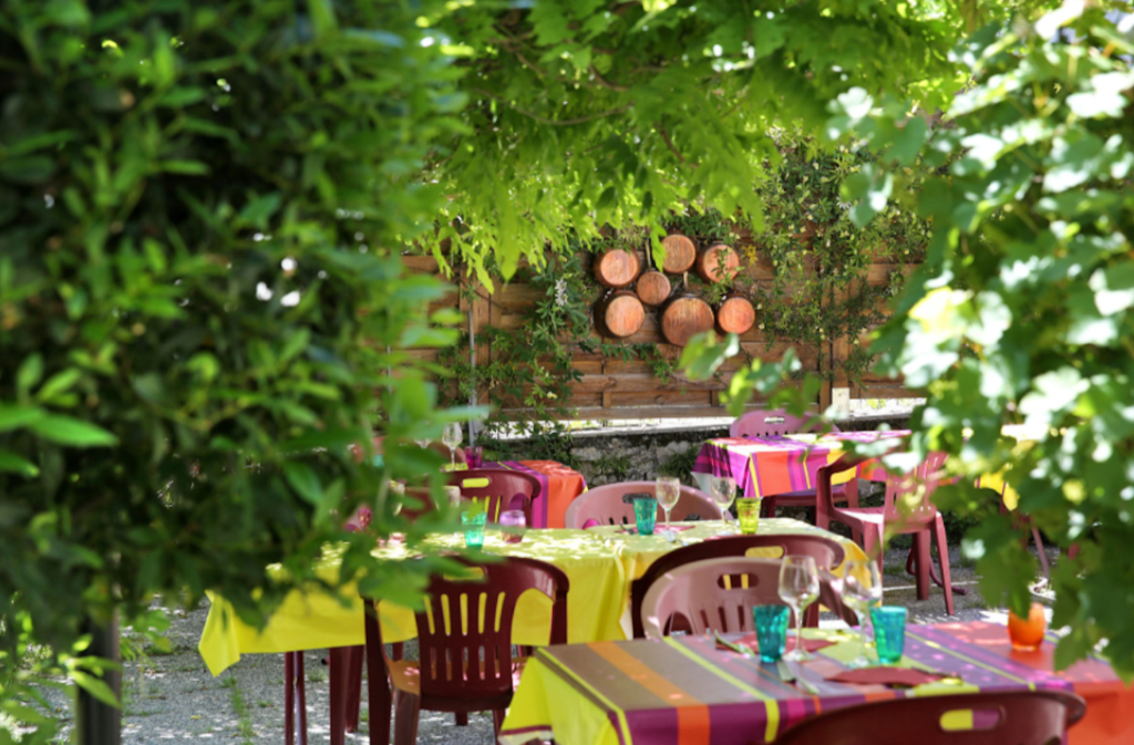 Photo Restaurant établi à vendre dans le charmant port fluvial médiéval de Douelle. image 6/6