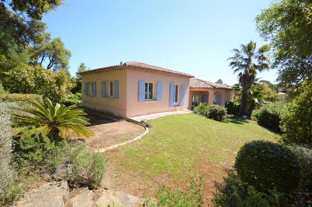A ST RAPHAEL VALESCURE DANS LE VAR A VENDRE VILLA 3 CHAMBRES DOMAINE