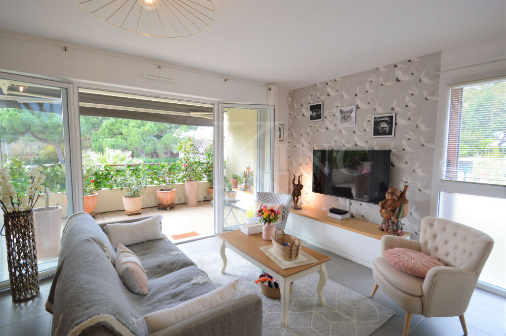 Appartement 3 chambres en dernier étage avec une grande ...