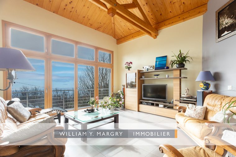 Agence immobilière de 
 WILLIAM Y. MARGRY - WILLIAM Y. MARGRY 
