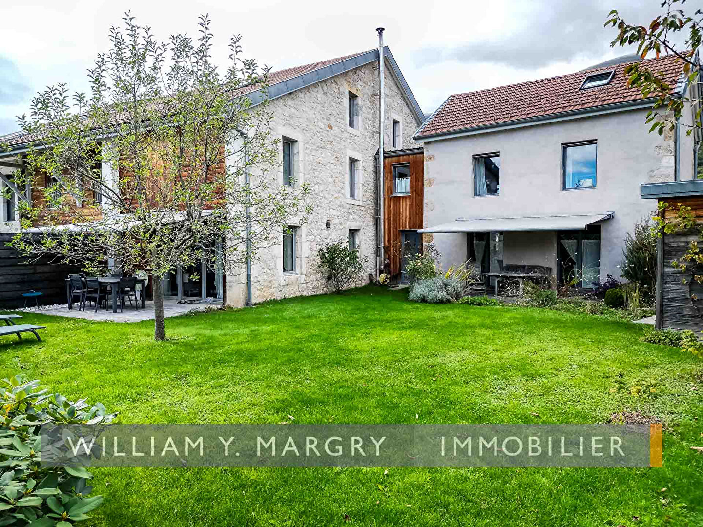 Photo Maison de caractère. Echenevex image 3/6