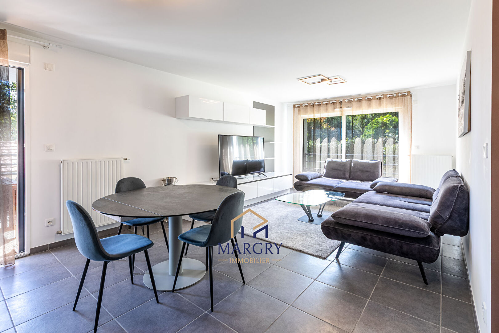 Agence immobilière de 
 WILLIAM Y. MARGRY - WILLIAM Y. MARGRY 
