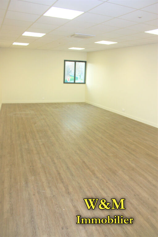 Photo Bureau à Louer de 48.83 m² - donnant sur la Nationale 7 image 3/6