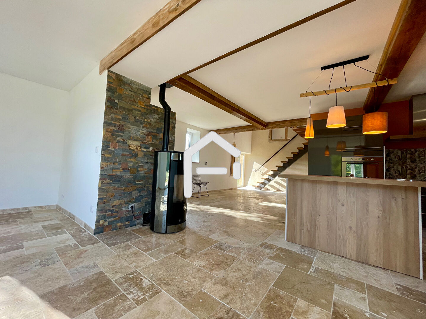 Photo Ensemble immobilier à Dun les Places image 5/6