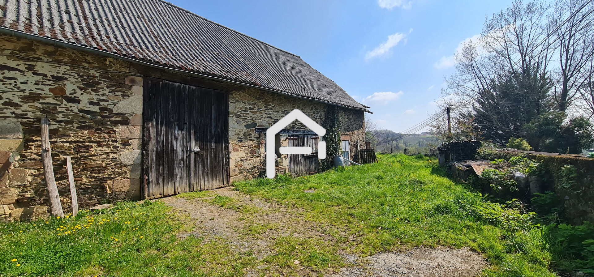 Grange de 166 m² sur 1 hectare de terrain !