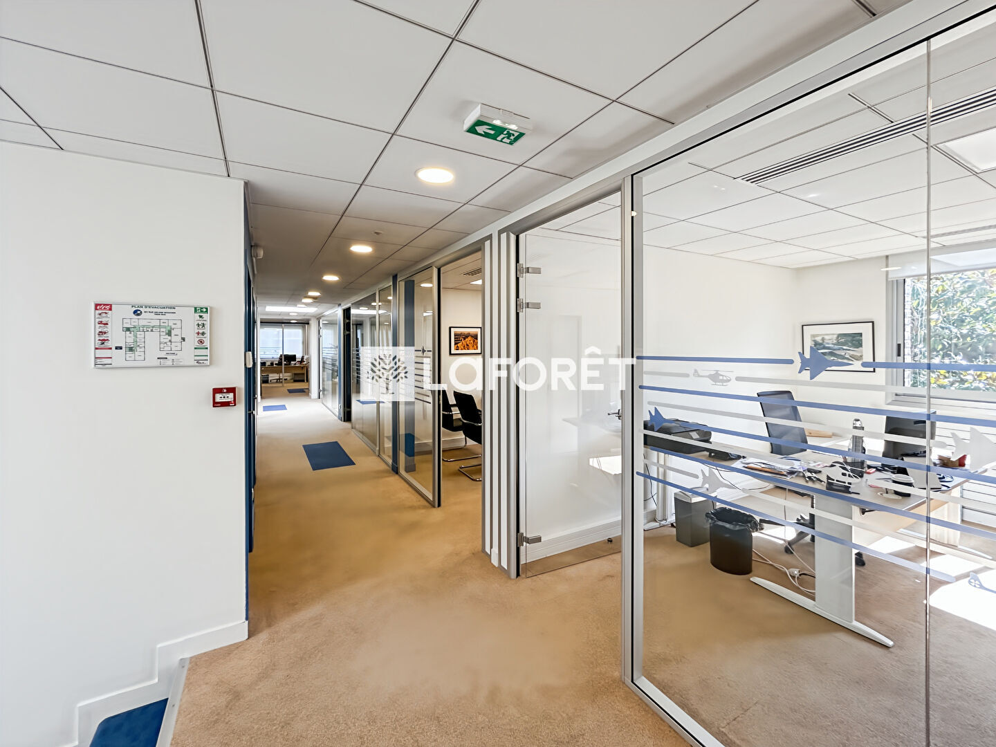 Bâtiment indépendant - Buc - 1232 m2