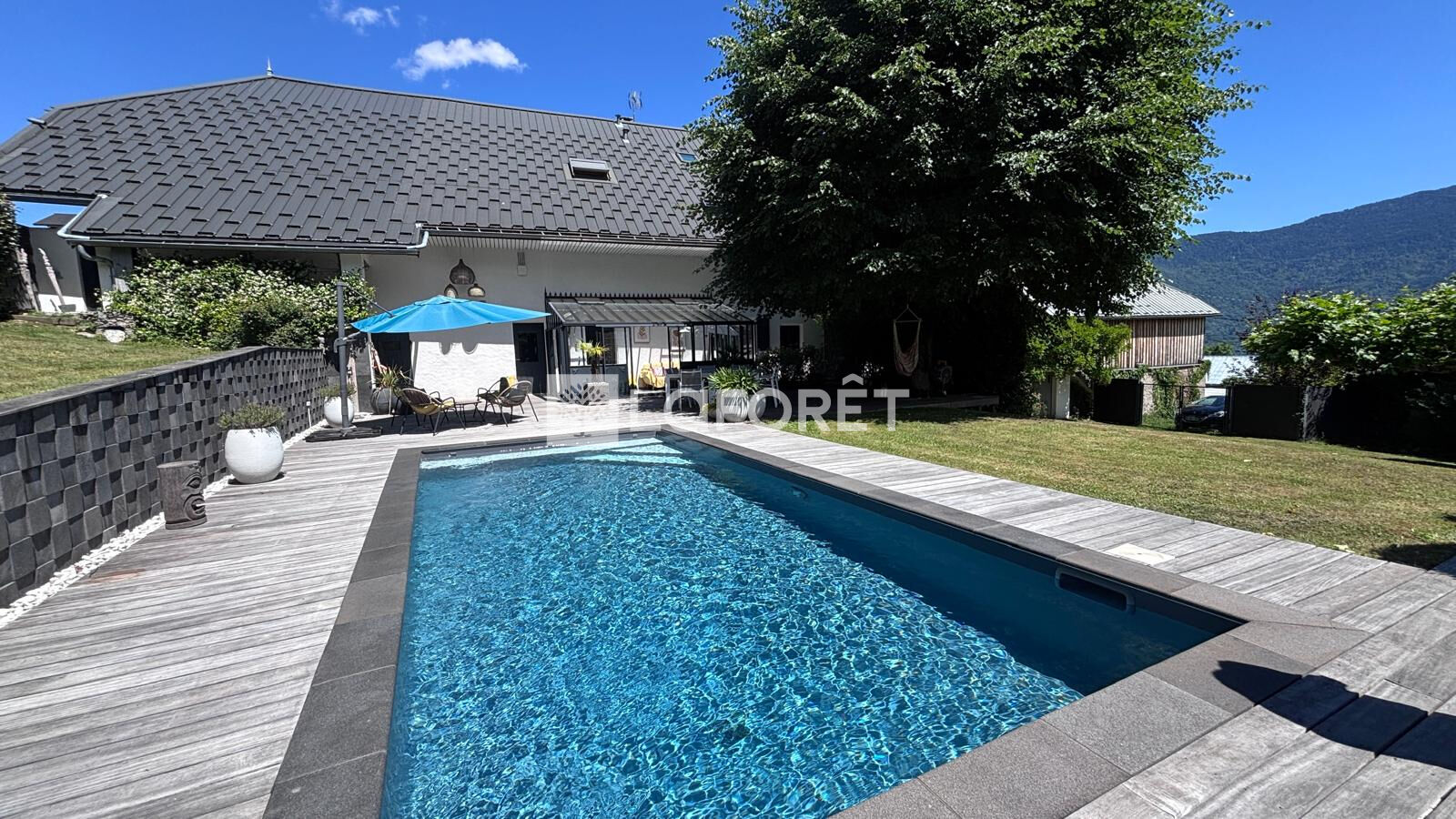 Maison d'Exception à Vendre à Mercury - Vue Montagne et Grand Standing