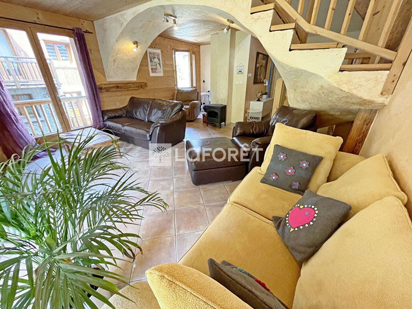73600 Hautecour Maison T5 de115m², garage, cave, terrasse et jardinet