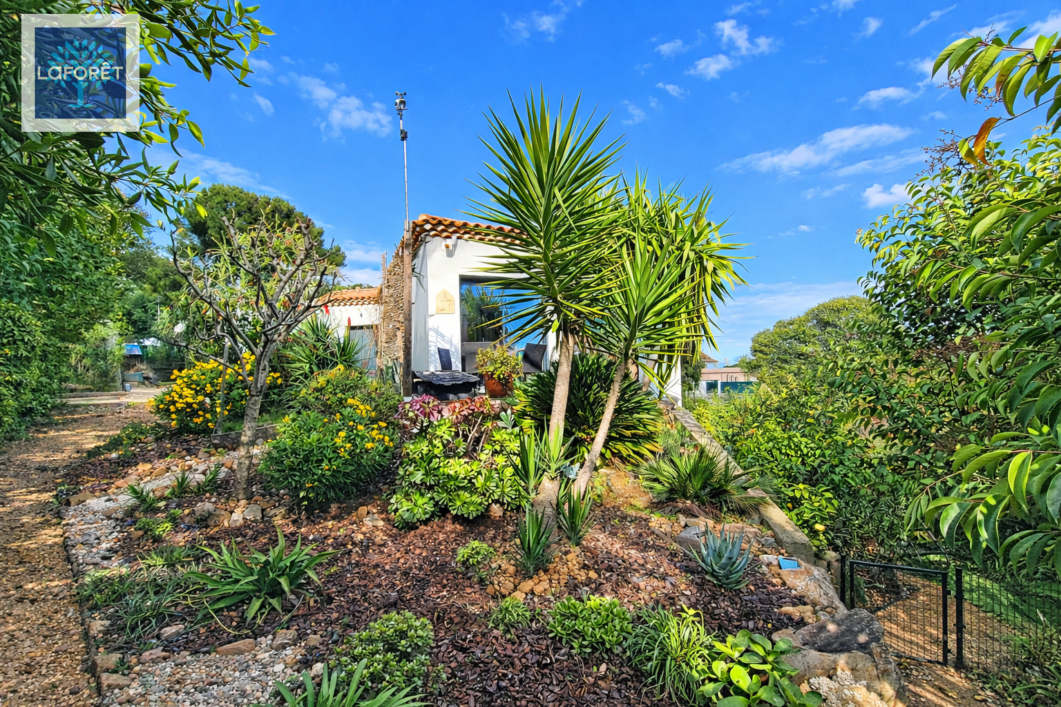 Villa Vallauris 160 m² sur un terrain de 834m² avec piscine et dépendance