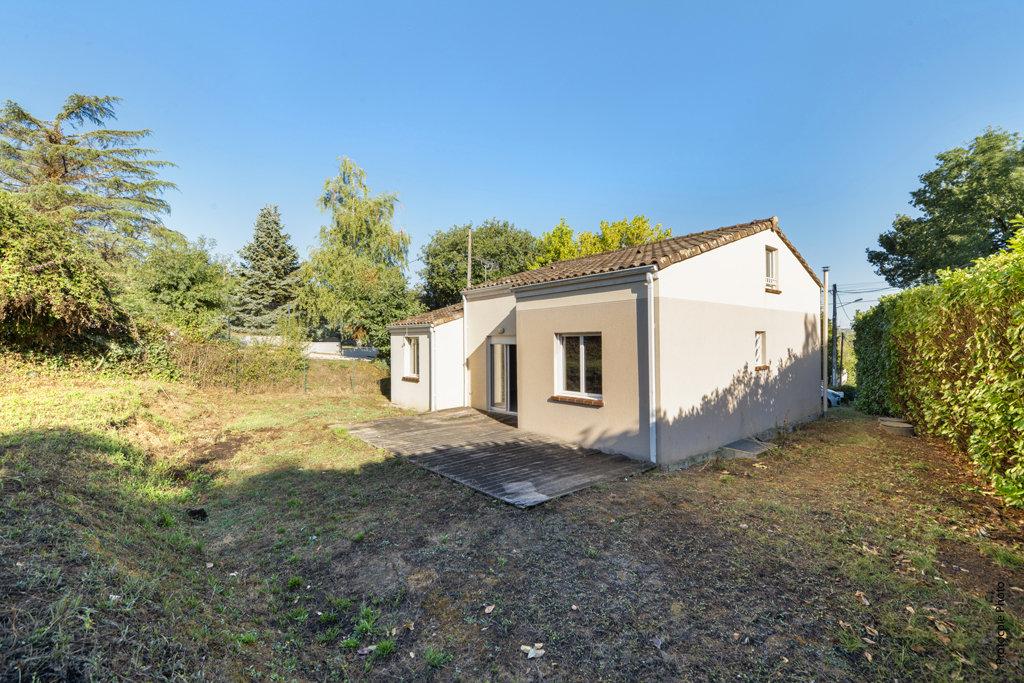 SAINT SAUVEUR- Maison T4 sur 829m² de terrain