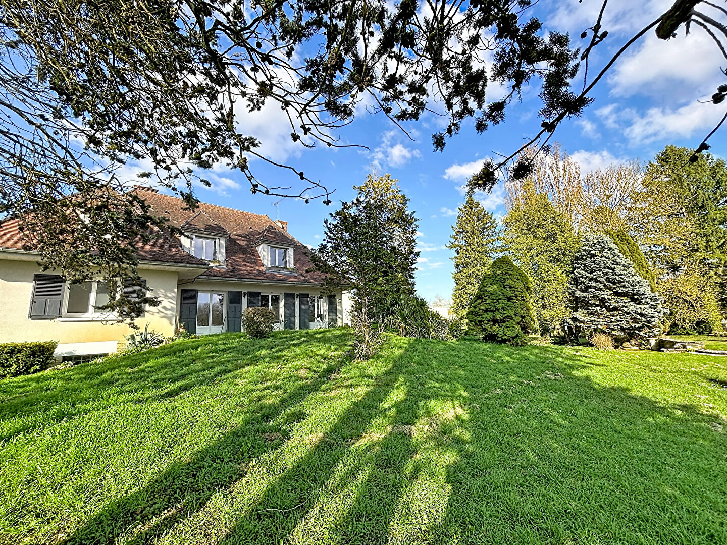 Maison Montholon 7 pièce(s) 204 m2