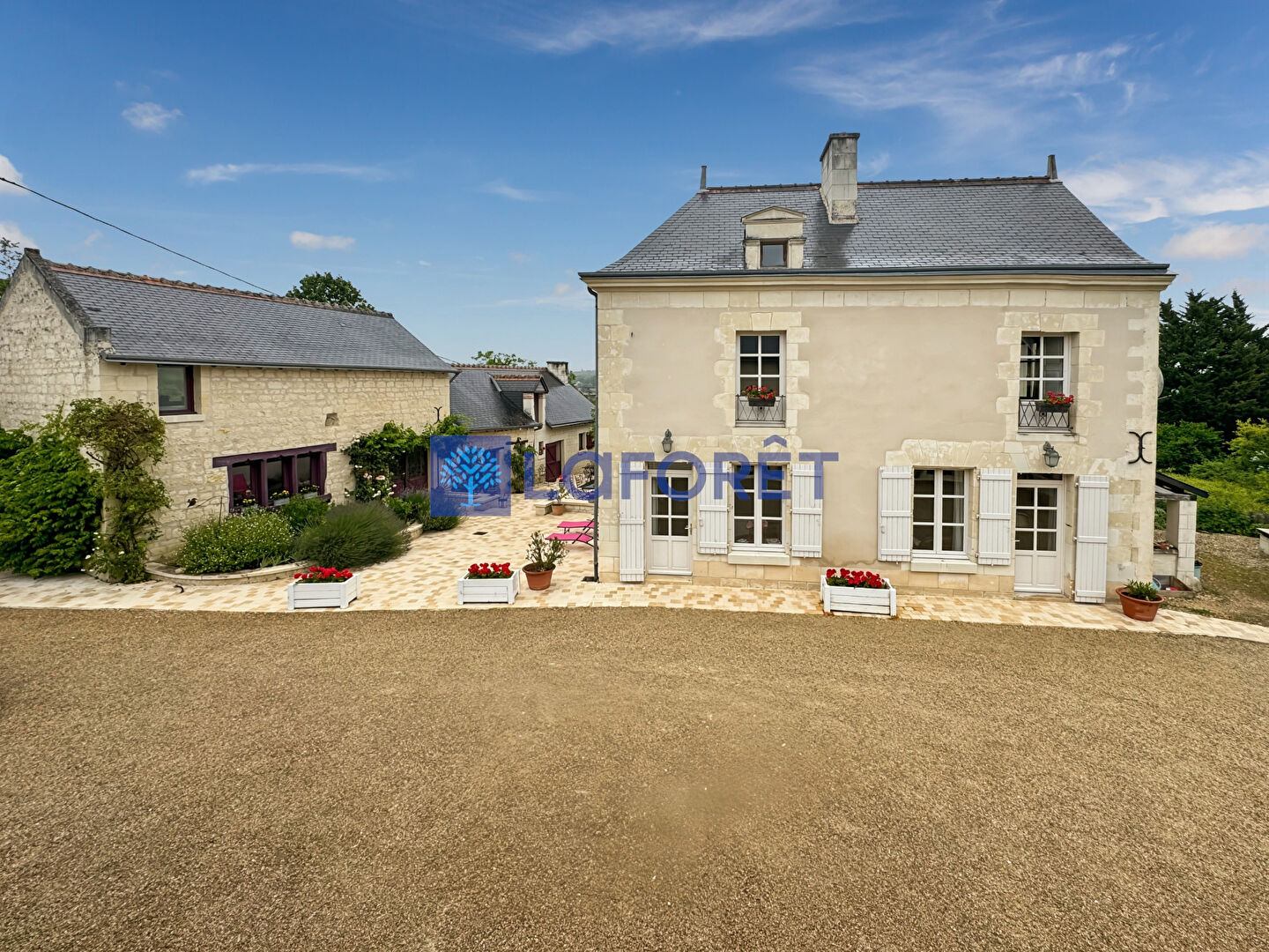 Maison Chinon 10 pièce(s) 186 m2