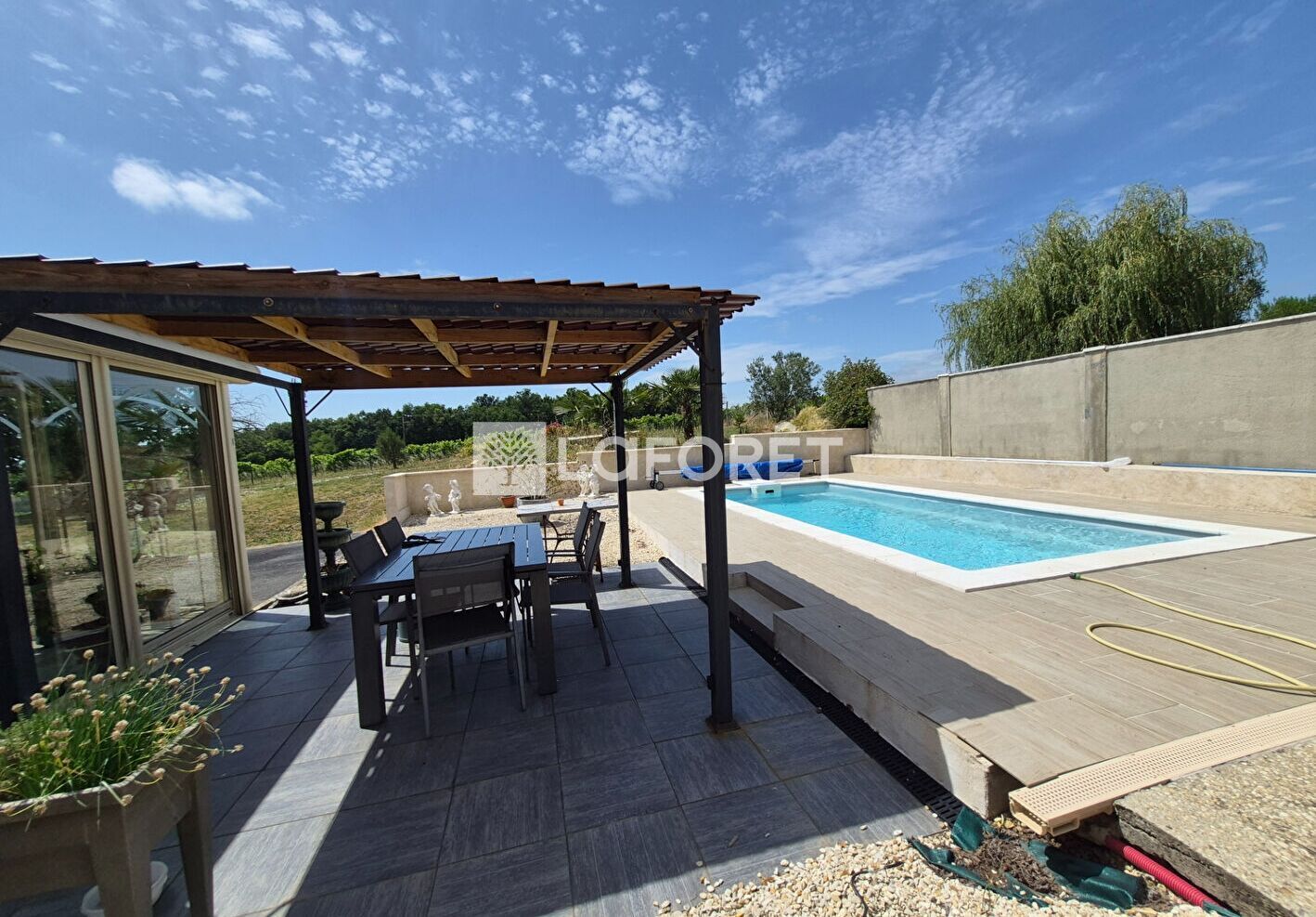 Maison de caractère, 3 chambres, piscine et dépendances