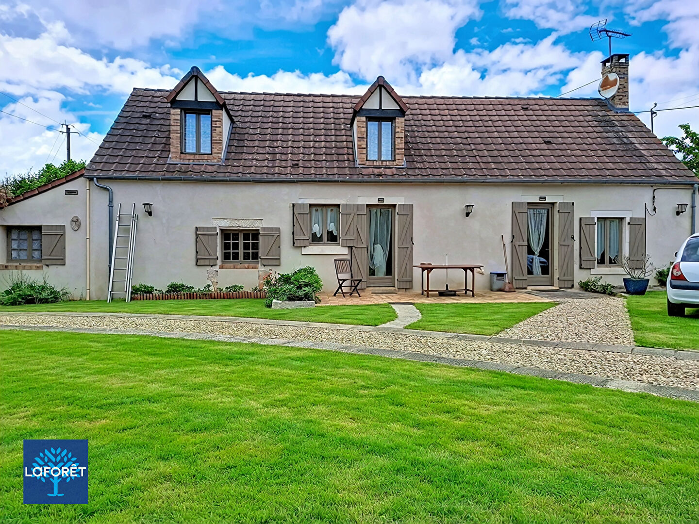 Maison de caractère 124 m² - 4 chambres - Grange et dépendances - Entre Bourges et Saint-Amand-Montrond