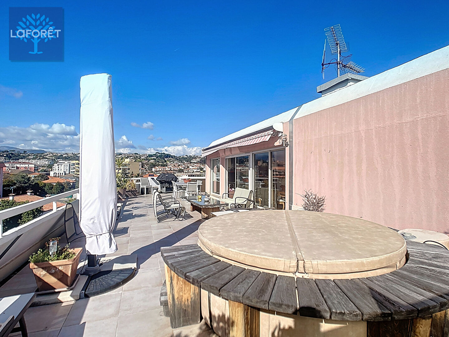 BIEN D'EXCEPTION - DUPLEX TOIT-TERRASSE VUE MER - SECTEUR VESPINS - CAGNES SUR MER