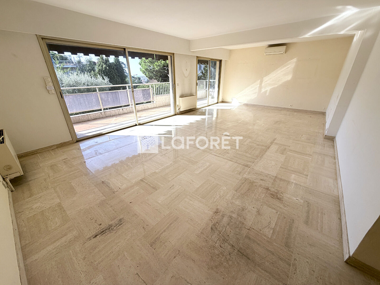 Cannes Oxford / Montrose : appartement 3/4 pièces 102 m² avec Box fermé et Cave