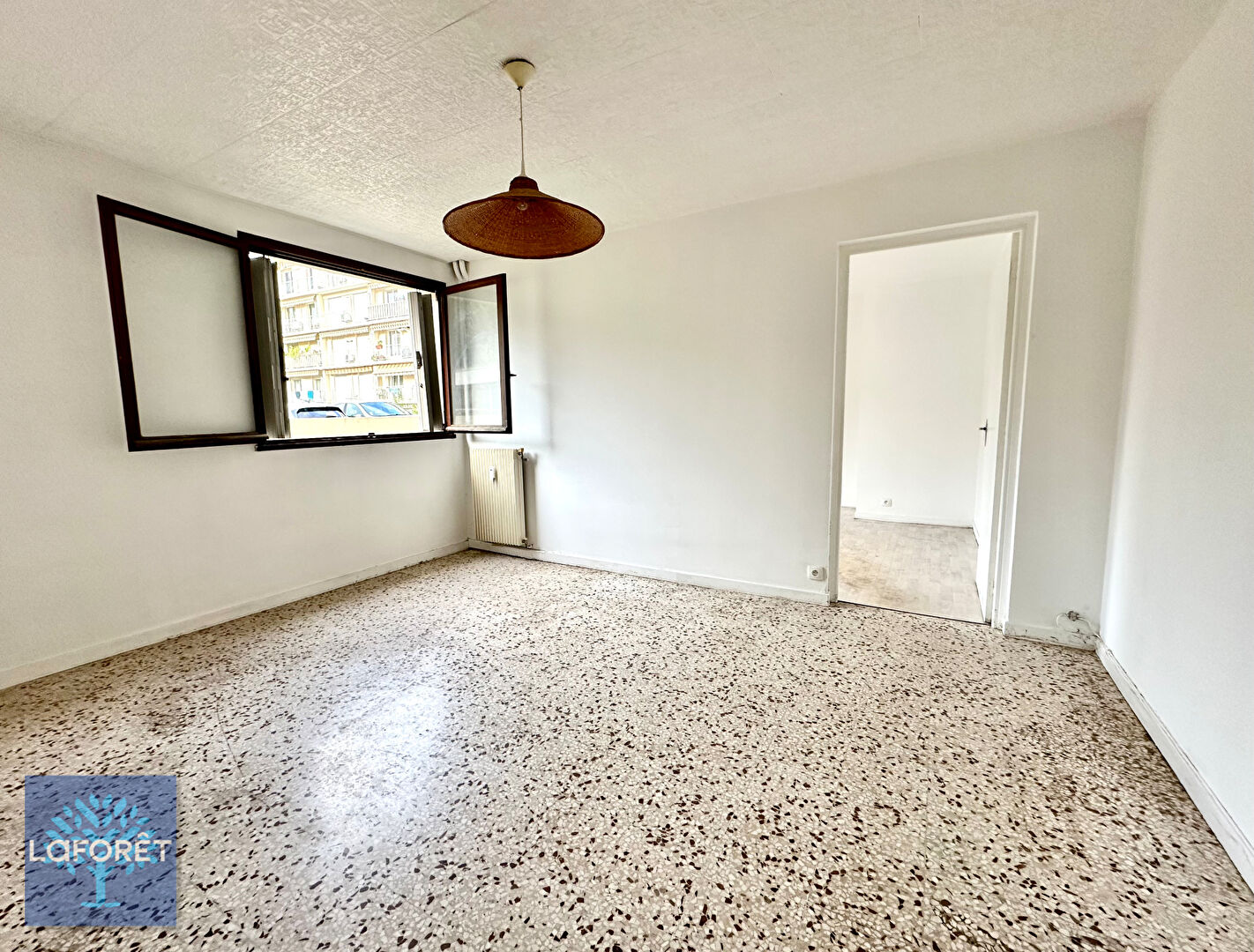 Appartement 2 PIÈCES 43.07 m2 - PROCHE CENTRE ET BD DE LA CROISETTE - GROS POTENTIEL