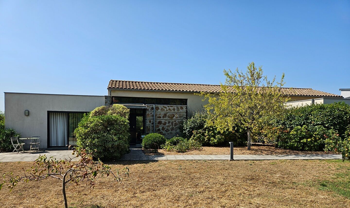 Villa d'architecte plain-pied de 182 m² avec vue Pyrénées