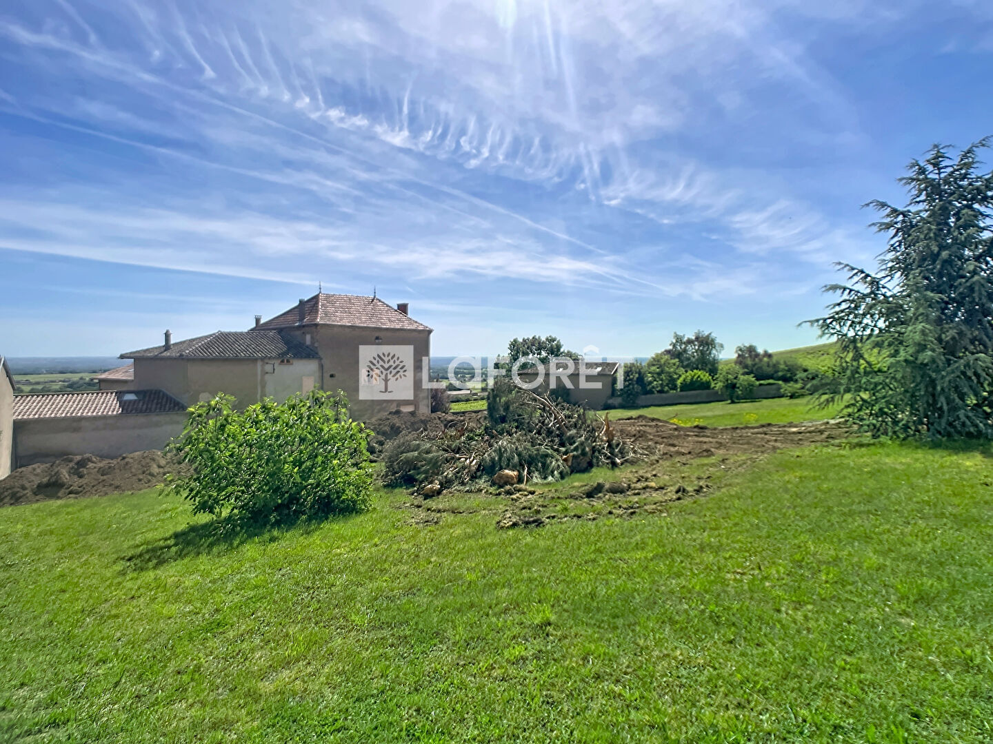 A saisir ! Terrain centre de VILLIE MORGON700 m2