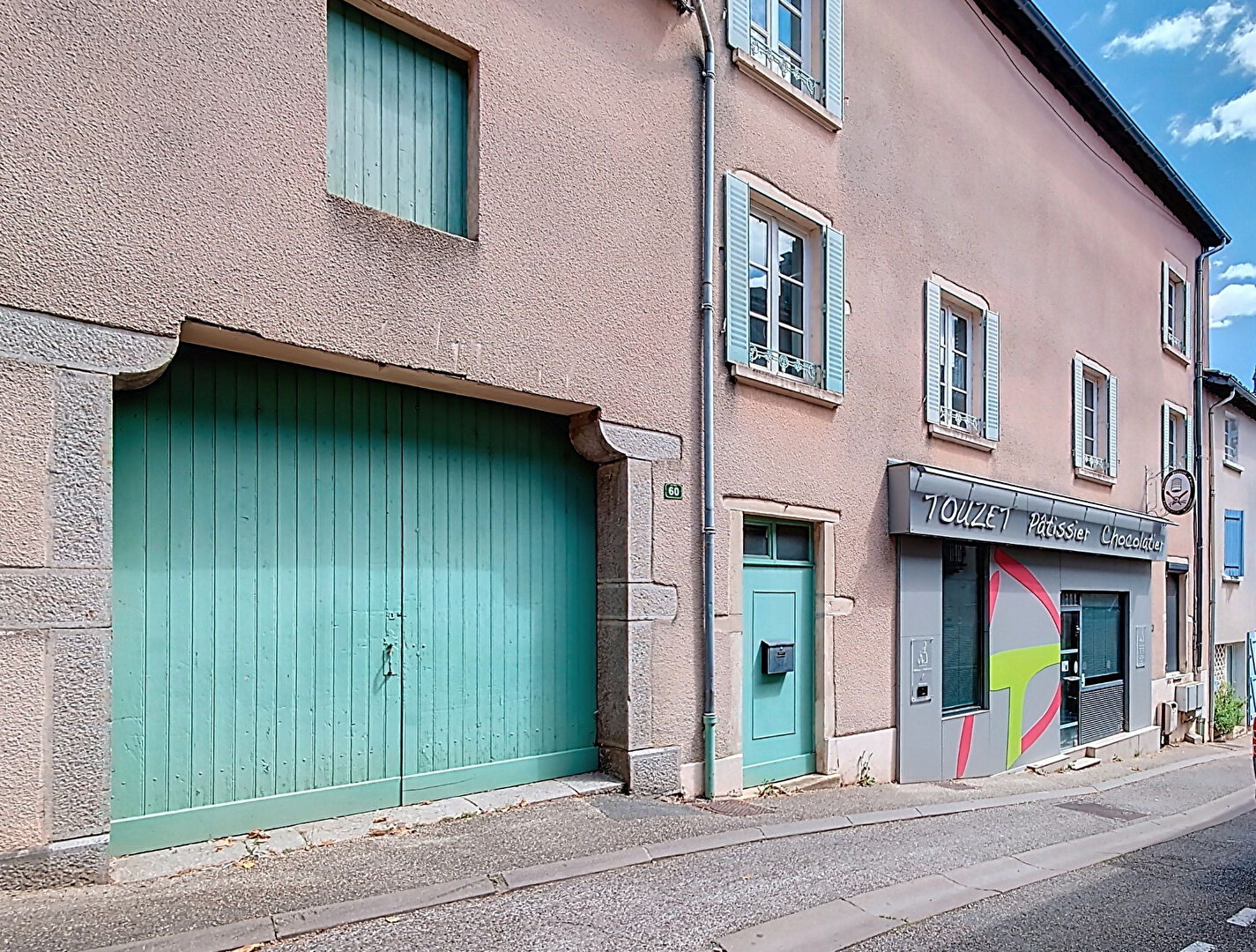 Local commerciale à 10 min de St Georges de Reneins avec une habitation