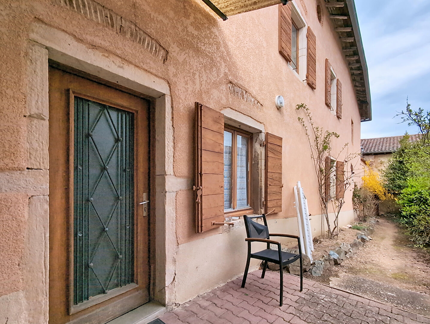 Maison Saint Etienne Des Oullieres 7 pièce(s) sur 750m² de terrain