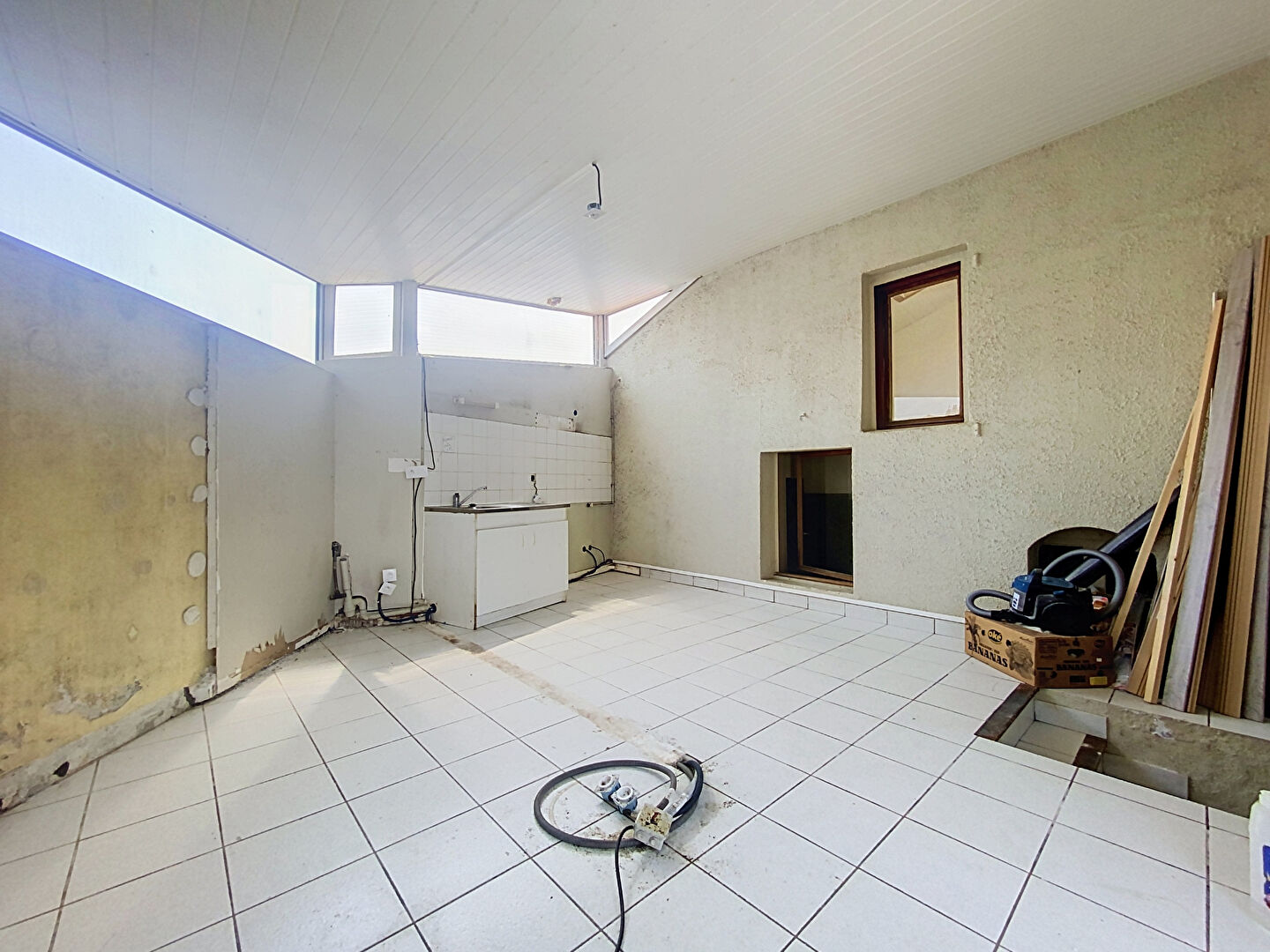 Maison La Seguiniere 5 pièce(s) 873m2