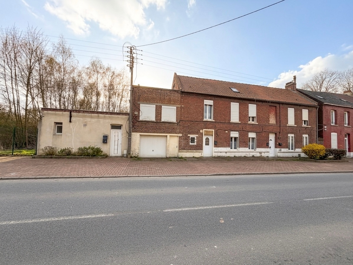 Immeuble de rapport 350 m² bâtie sur 1047 m² sur ANICHE
