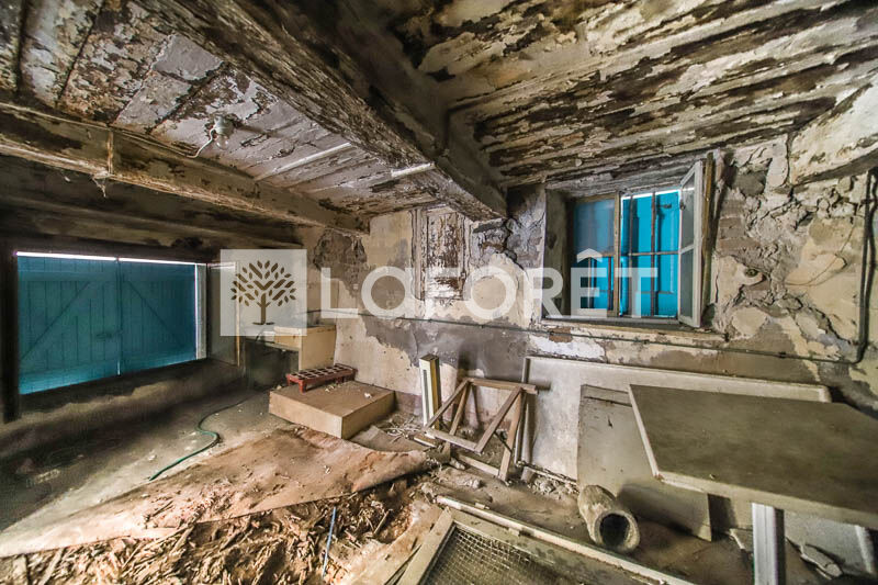 MAISON DE VILLE AVEC 3 APPARTEMENTS + LOCAL COMMERCIAL- EMBRUN - 6 pièces