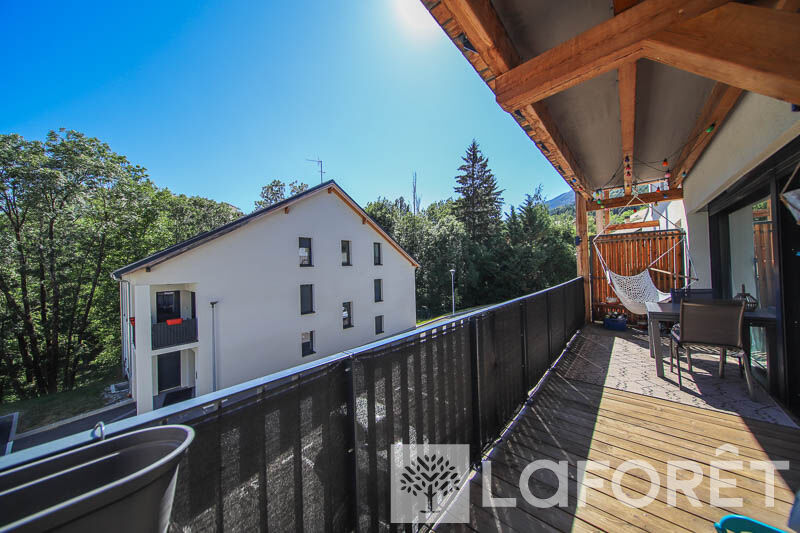 **APPARTEMENT TYPE 3 + PARKING PRIVÉ + 2 GARAGES - EMBRUN - 3 pièces