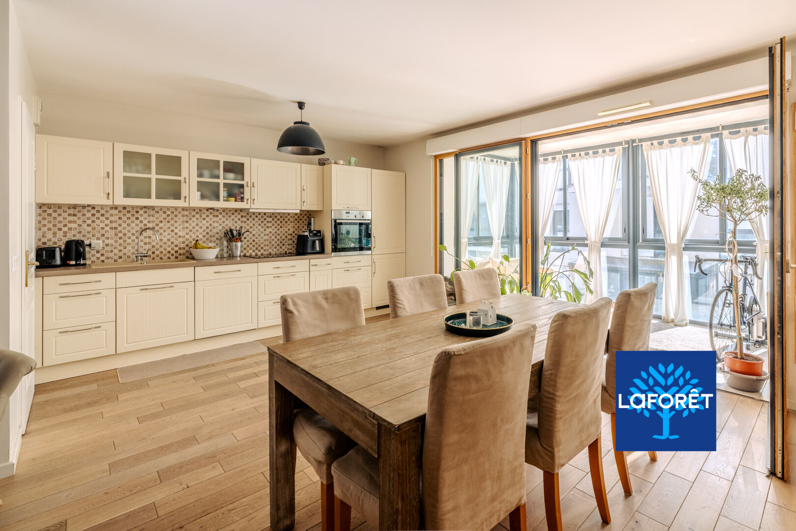 Appartement Louvres 6 pièces/3 chambres avec parking privé